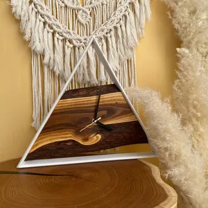 ساعت دیواری مدل روستیک مثلث کد 03