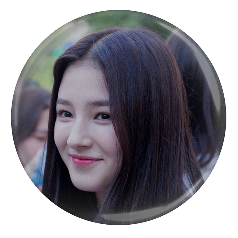 مگنت طرح نانسی خواننده گروه موسیقی مومولند مدل S7665 