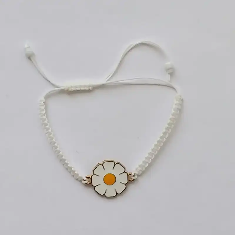 دستبند دخترانه مدل گل بابونه کد NA113