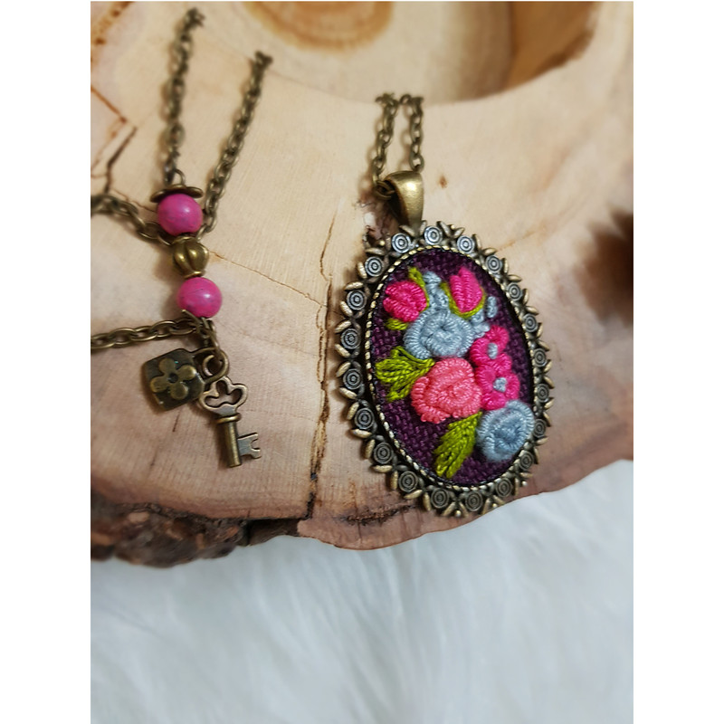 گردنبند دخترانه مدل گلدوزی کد 110