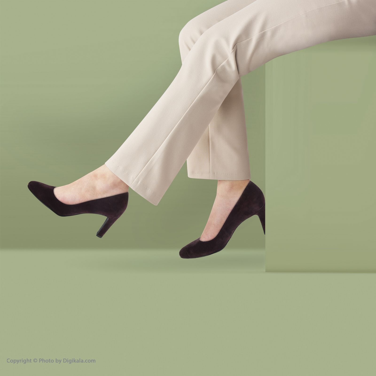 کفش زنانه هوگل مدل 6-106502-8100 - بادمجانی - 2