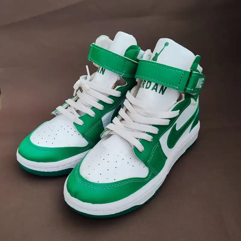 کفش مخصوص پیاده روی مدل 2024 gf