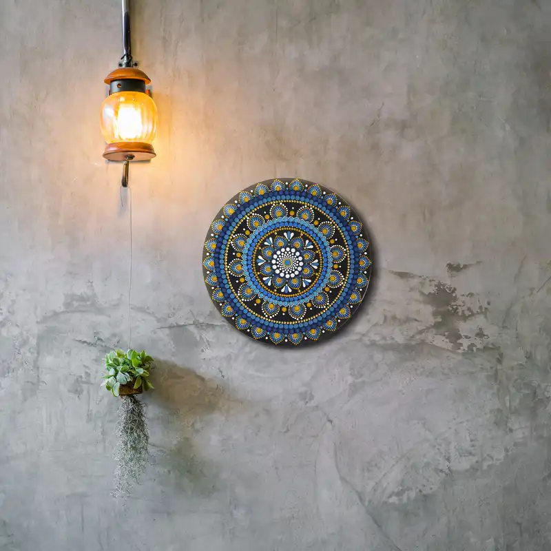 بشقاب دیوارکوب سفالی مدل نقطه کوبی