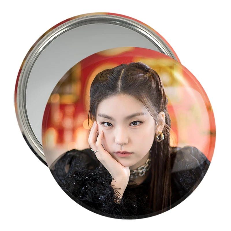 آینه جیبی خندالو مدل یجی گروه ایتزی ITZY  کد 20203