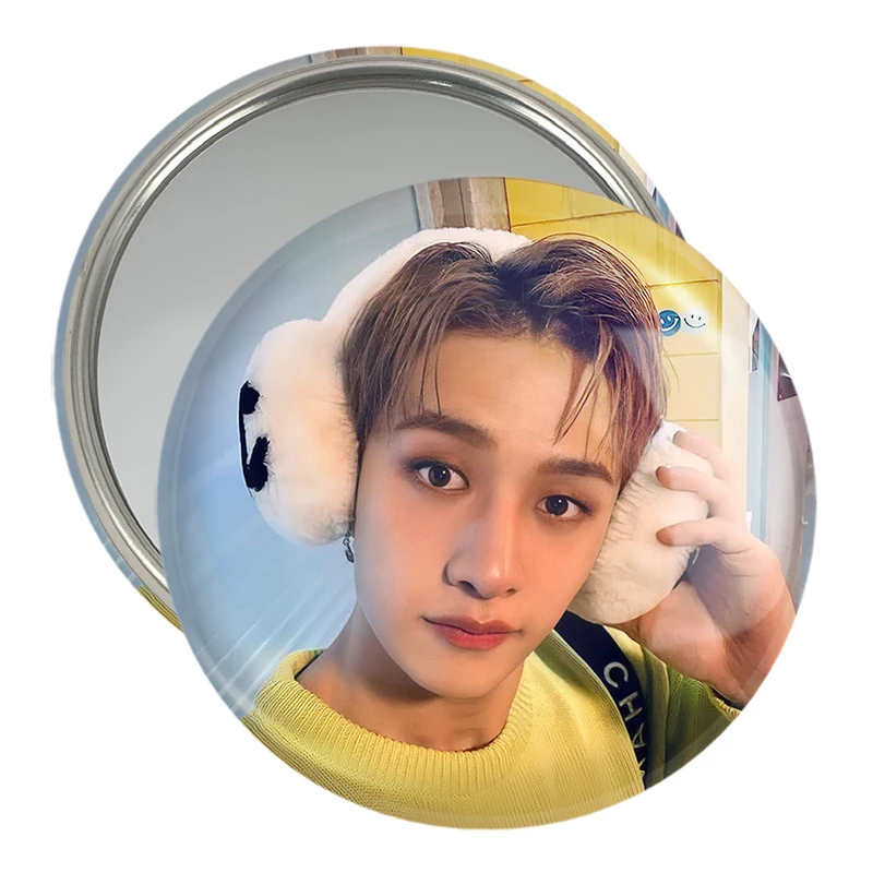 آینه جیبی خندالو مدل بنگ چان گروه استری کیدز Stary Kids  کد 16930