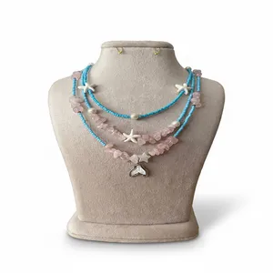 گردنبند دستساز زنانه مدل سنگ رزکوارتز طرح مدال دم وال