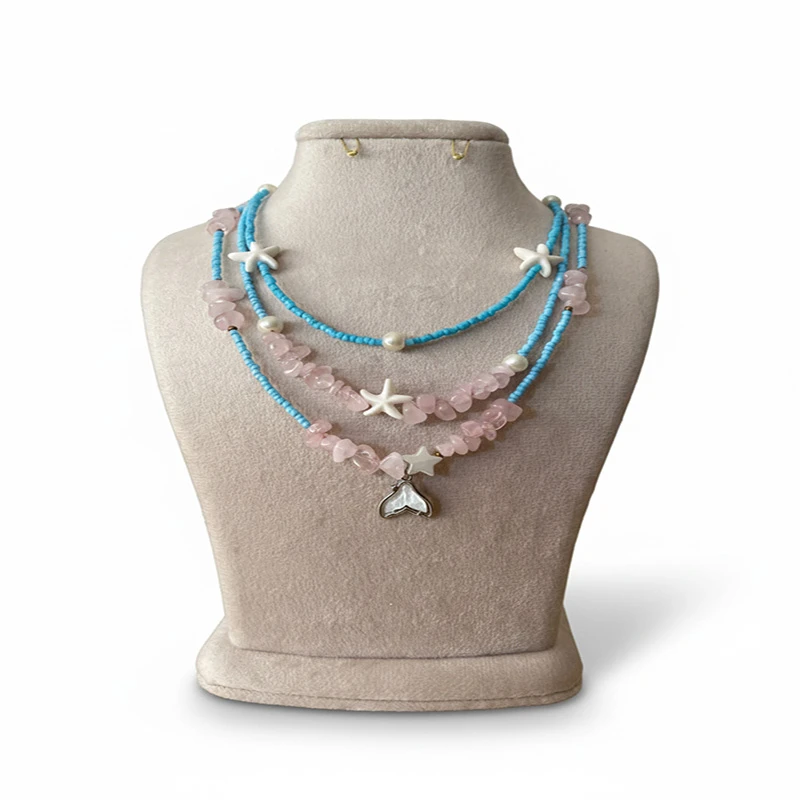 گردنبند دستساز زنانه مدل سنگ رزکوارتز طرح مدال دم وال