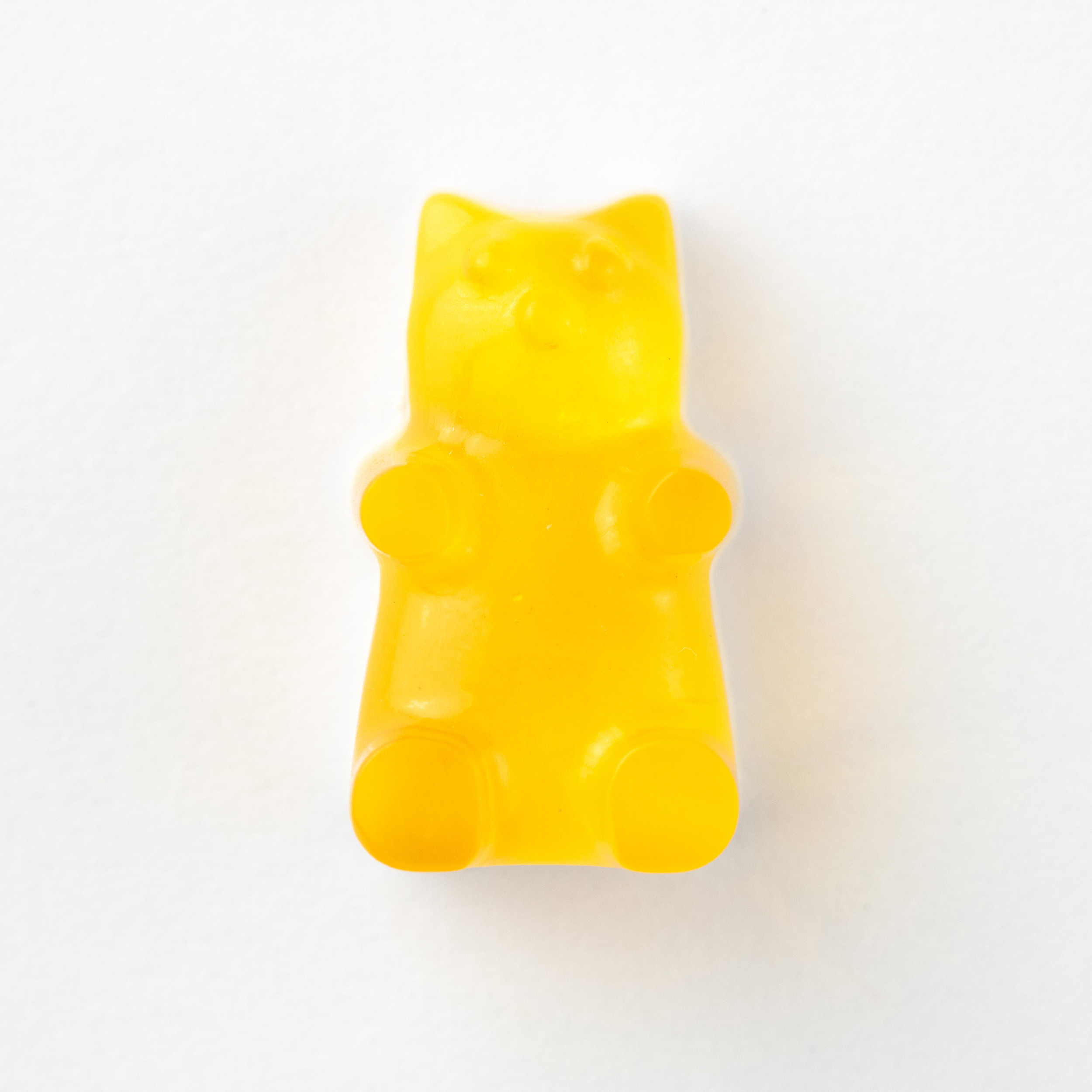 سنجاق سینه دخترانه مدل 02 طرح پاستیل خرسی