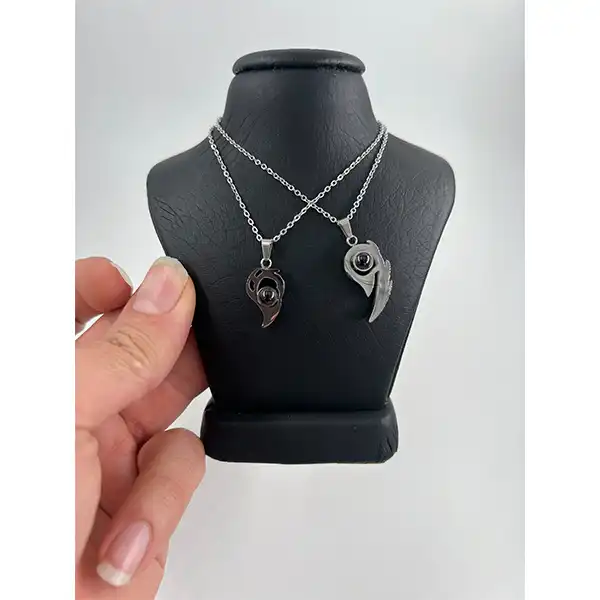 گردنبند مدل قلب طرح دوست دارم به صد زبان دنیا کد 500 بسته 2 عددی