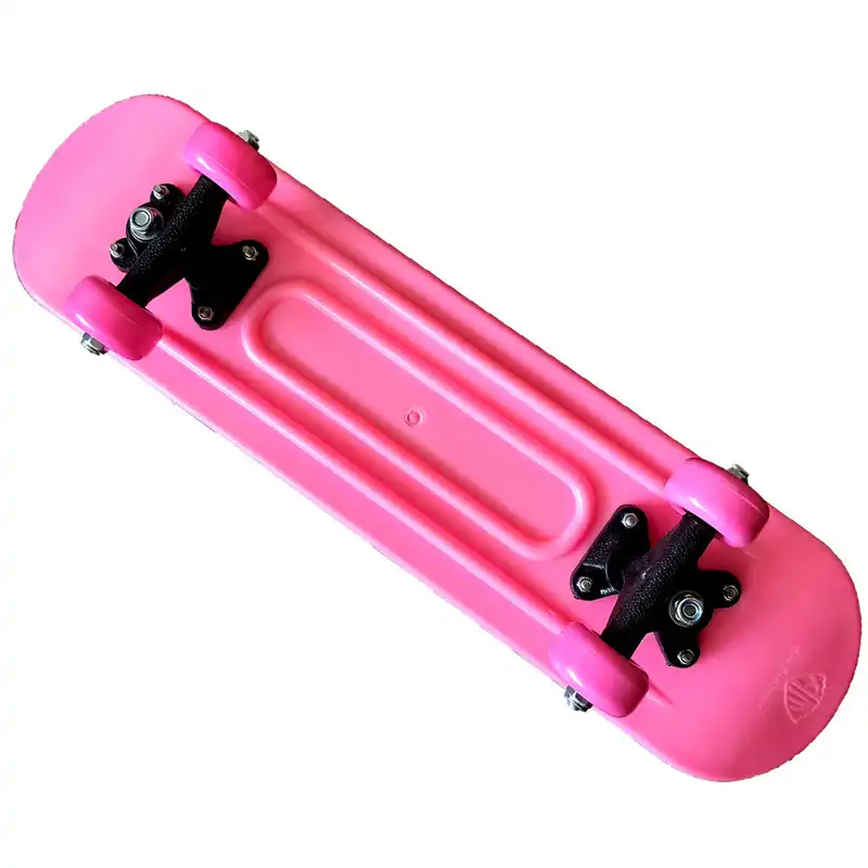 اسکیت برد مدل دختر توت فرنگی