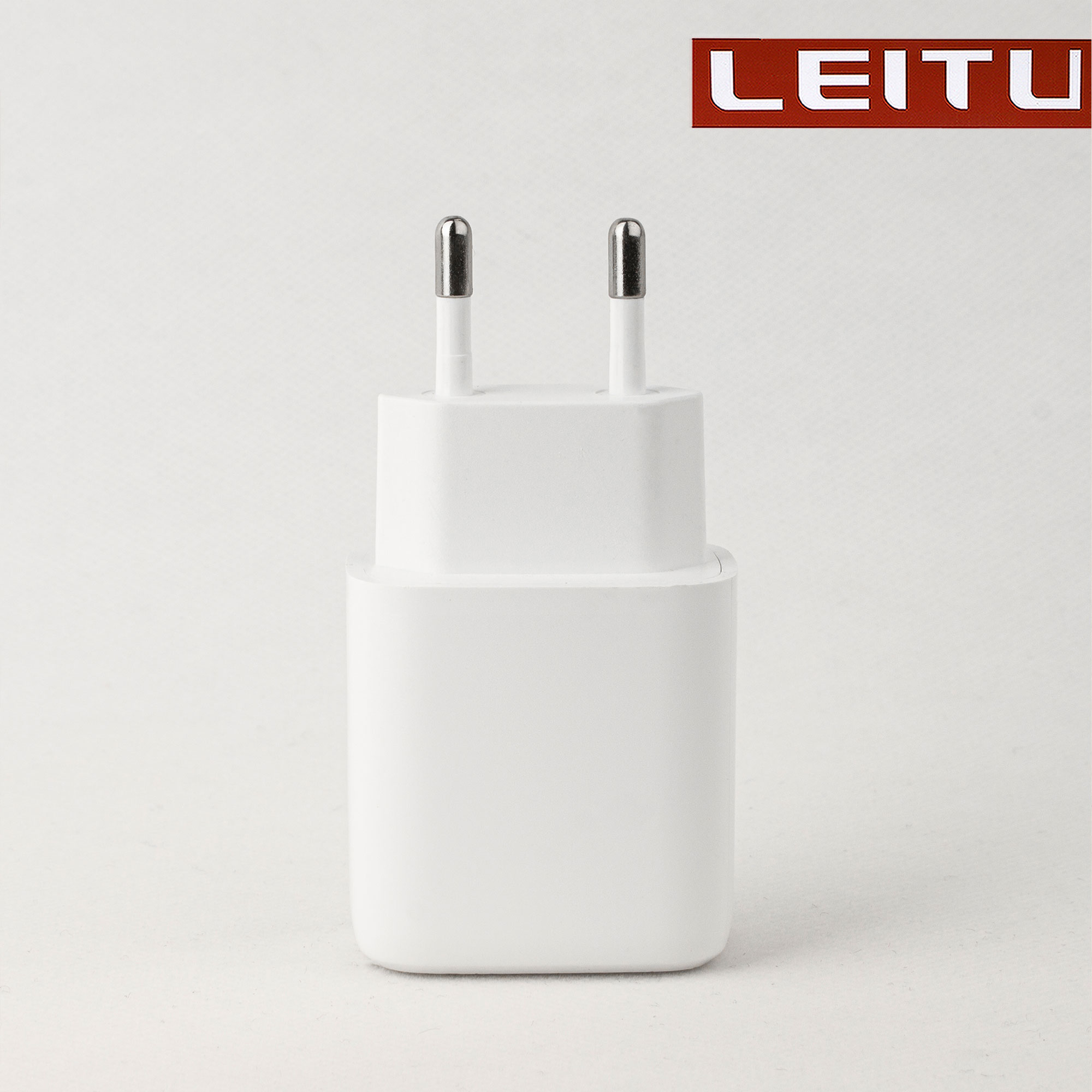 شارژر دیواری لیتو مدل LH-23 به همراه کابل تبدیل USB-C