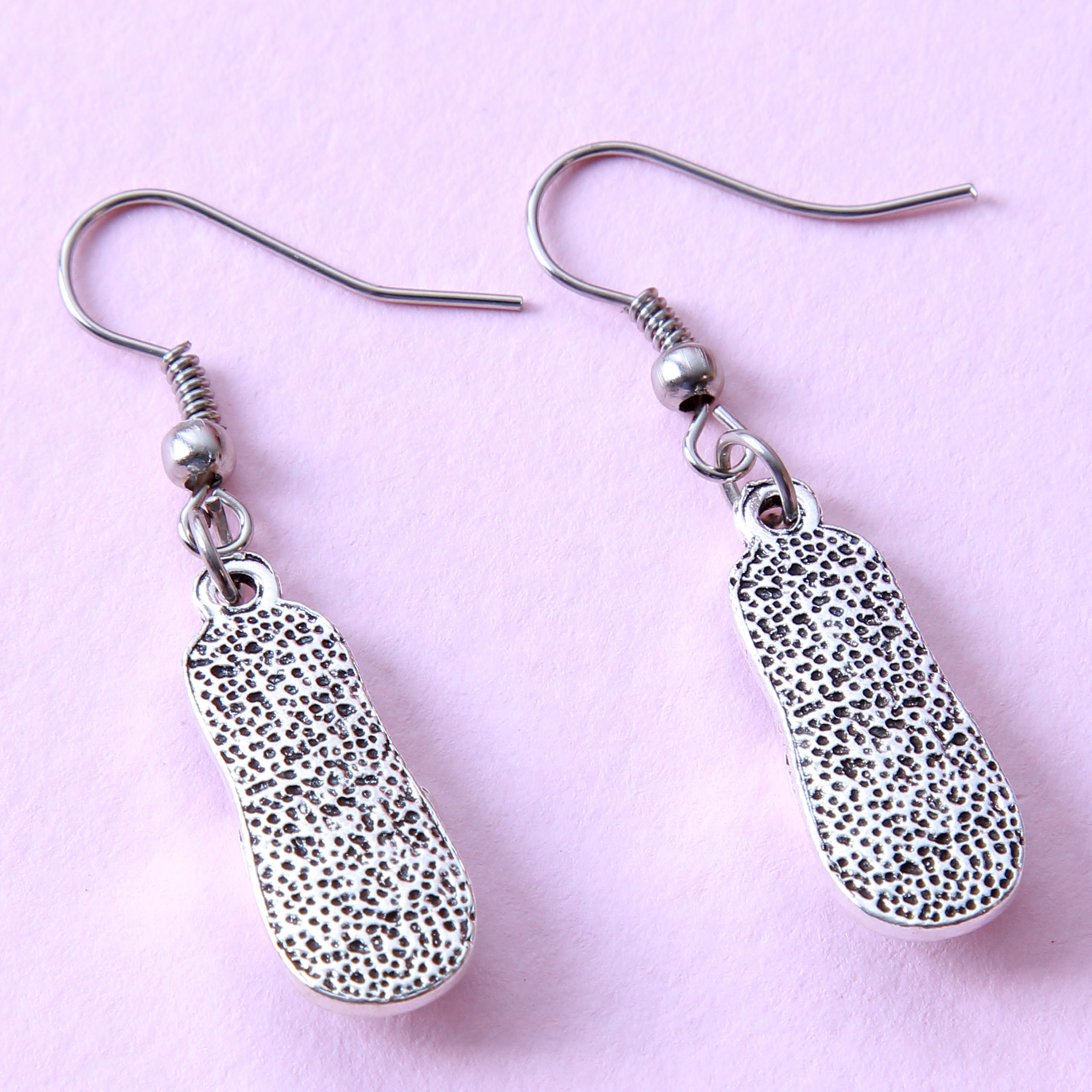 گوشواره دخترانه مدل فلزی فانتزی کد GZN_050 گوشواره دخترانه مدل فلزی فانتزی کد GZN_050