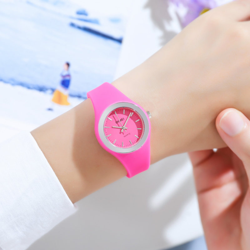 ساعت مچی عقربه ای دخترانه اسکمی مدل 1792