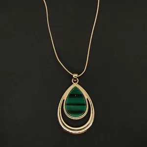 گردنبند زنانه اکسسورایز مدل رو لباسی سنگ دار اشک