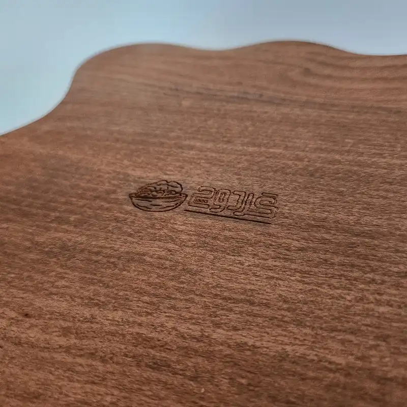 ظرف پذیرایی چوبی گردوچ مدل مارپیچ کد DK - 2500