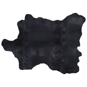 چرم مدل بزی کورکودیل کد 02G060C