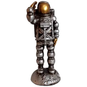 مجسمه طرح فضانورد کد 13