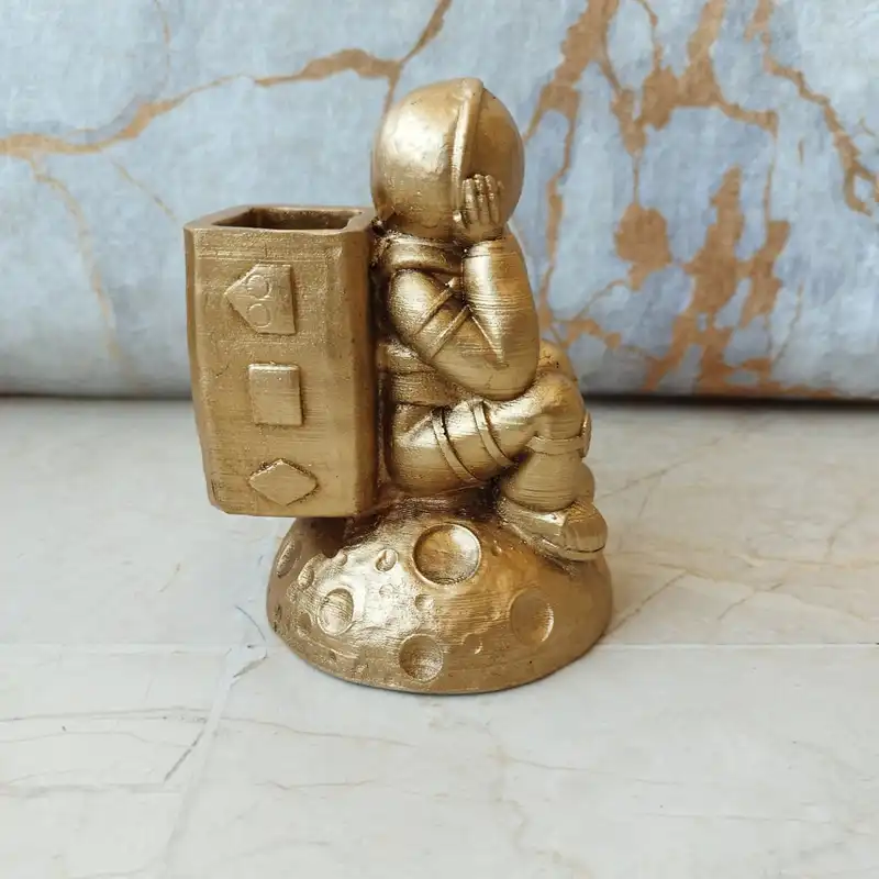 مجسمه مدل فضانورد