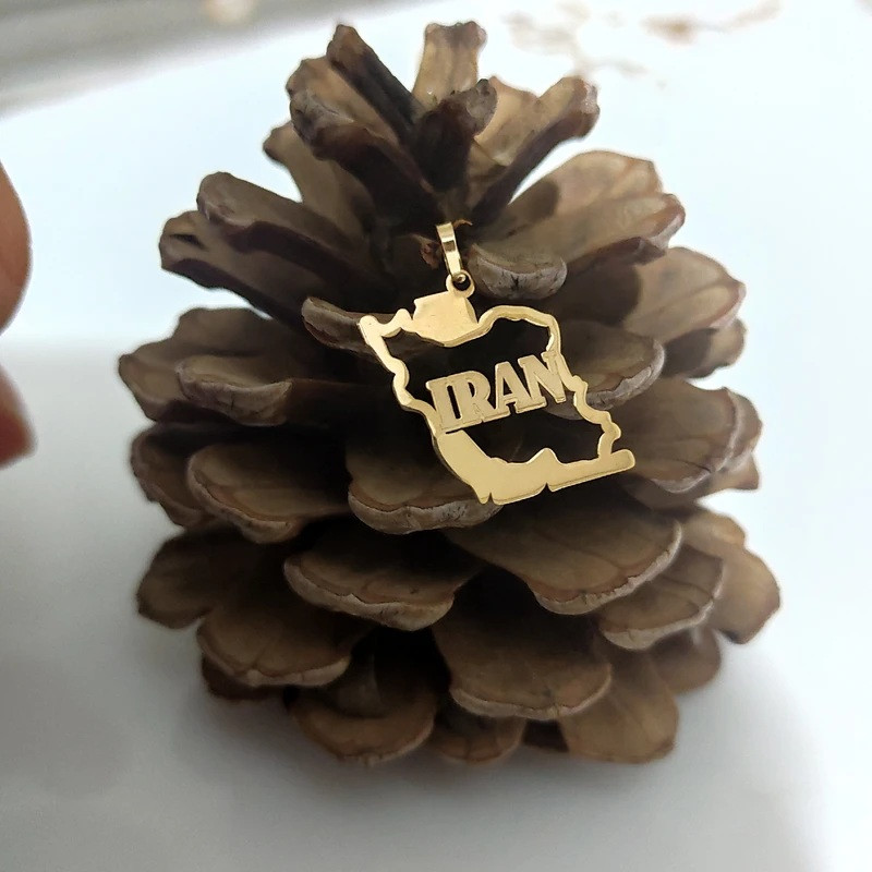 آویز گردنبند طلا 18 عیار مردانه وی وی گلد گالری طرح ایران