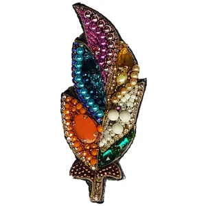 سنجاق سینه زنانه طرح پر کد GOL101