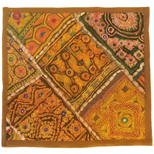 رومیزی سوزن دوزی مدل عسلی کد ZAR50