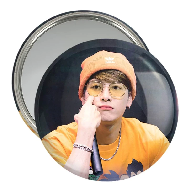 آینه جیبی خندالو مدل جکسون وانگ گروه گات سون GOT7  کد 11660