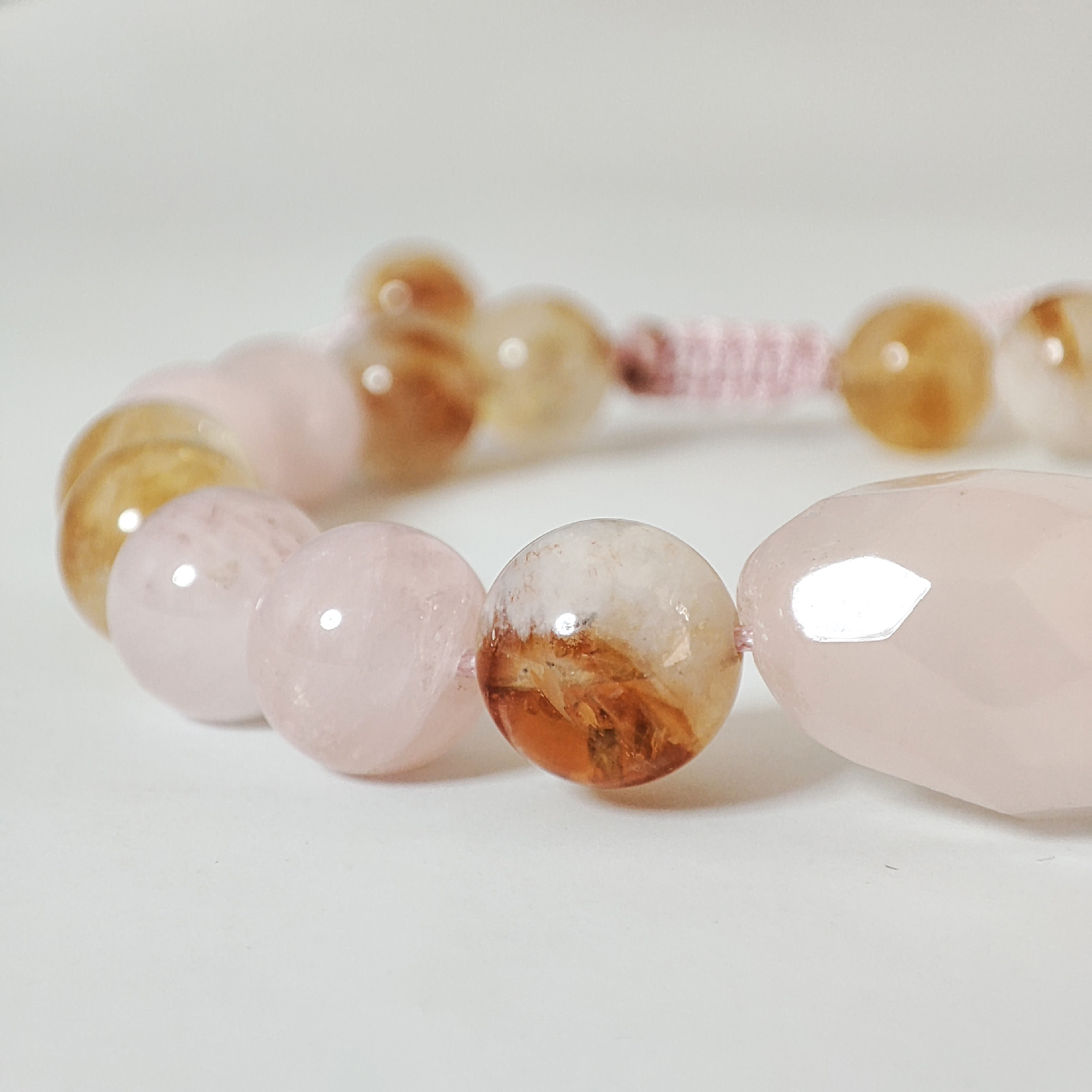 دستبند زنانه مدل کوارتز و سیترین طبیعی 324 دستبند زنانه مدل کوارتز و سیترین طبیعی 324