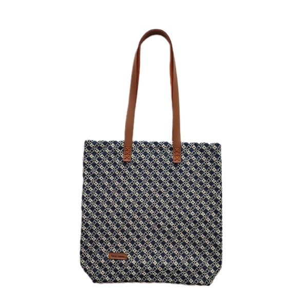 کیف رودوشی زنانه مدل توت بگ طرح سوزن دوزی