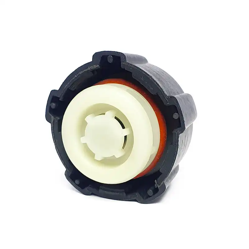 در منبع انبساط آب خودرو چیکال مدل P-250 مناسب برای رانا