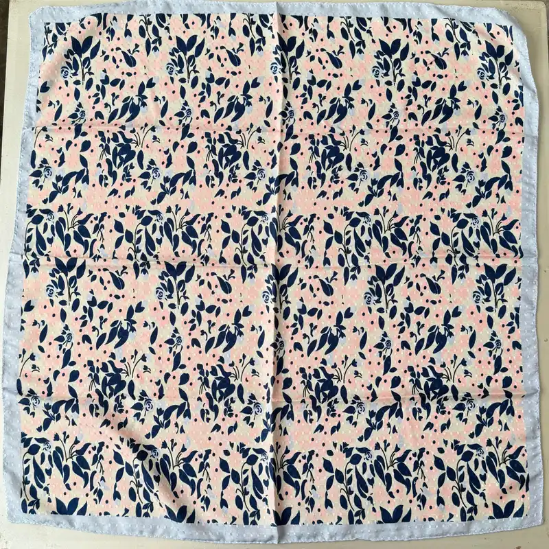 روسری زنانه مدل مینی اسکارف نخی گل گلی ریز چهارفصل