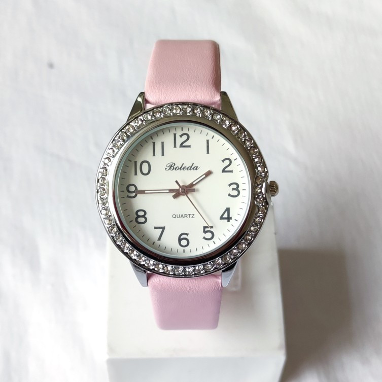 ساعت مچی عقربه ای دخترانه مدل بُلِدا کد 01 ساعت مچی عقربه ای دخترانه مدل بُلِدا کد 01