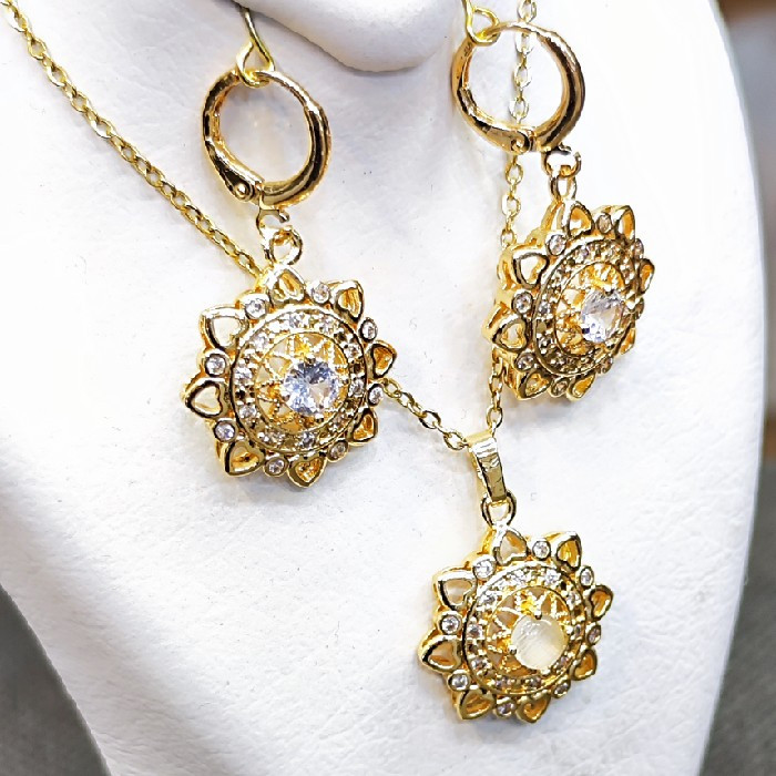 نیم ست زنانه مدل آبکاری طلا کد 47800 نیم ست زنانه مدل آبکاری طلا کد 47800