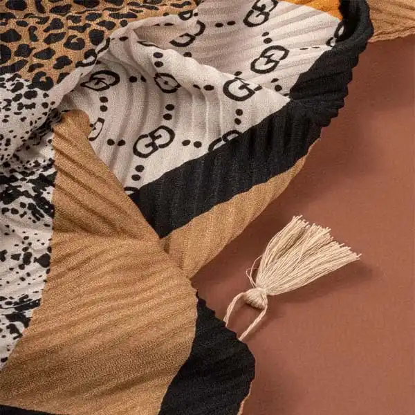 شال زنانه مدل نخی پلیسه طرح چهل تکه کد 008