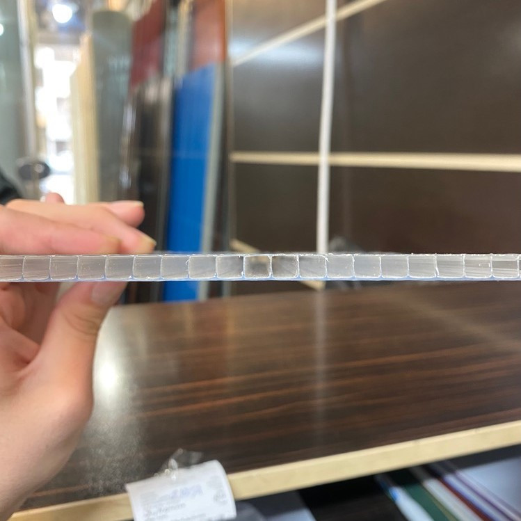 عایق پلی کربنات مدل 6mil طول 6 متر