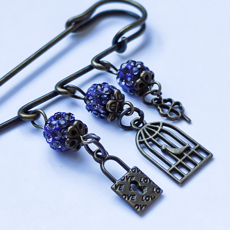 سنجاق سینه زنانه مدل قفل و قفس