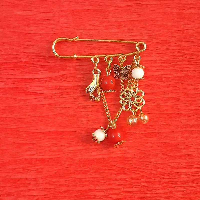 سنجاق سینه دخترانه مدل گل و پروانه کد 1521