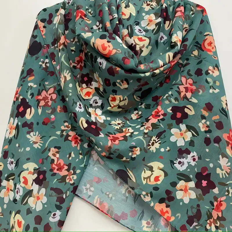 روسری زنانه مدل نخ اسپان منگوله دار کد 1331