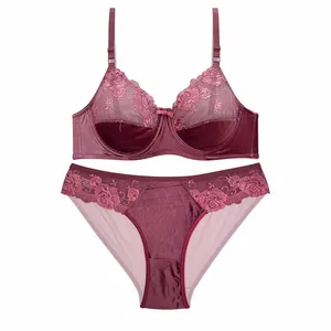 ست شورت و سوتین زنانه مدل شارلوت مخمل گیپور کد 81008np