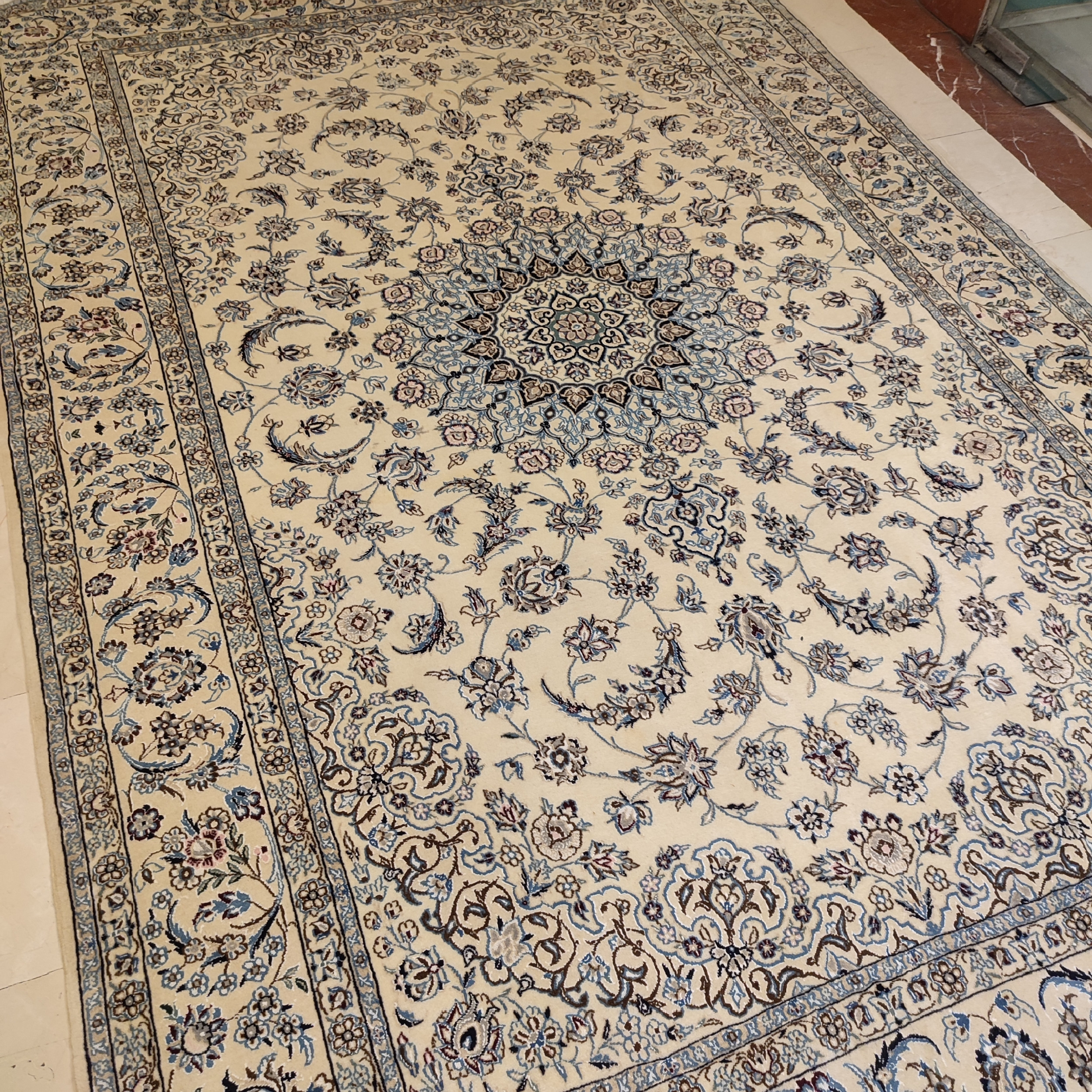 فرش دستبافت شش متری طرح خورشیدی نایین کد 39 یک جفت