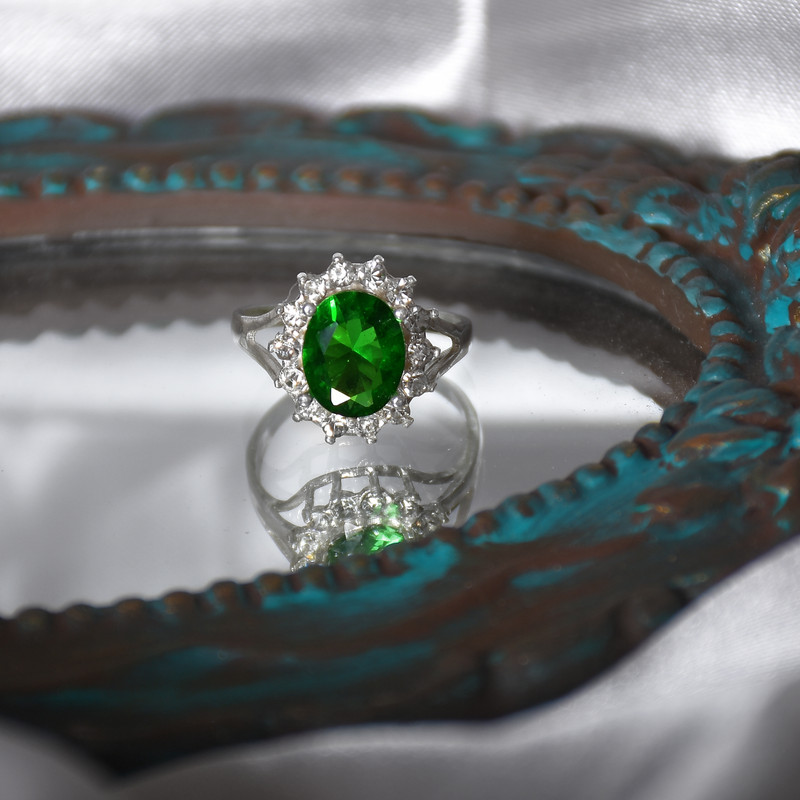 انگشتر نقره زنانه  نقره جات لطفی مدل زمرد کد ANSH09