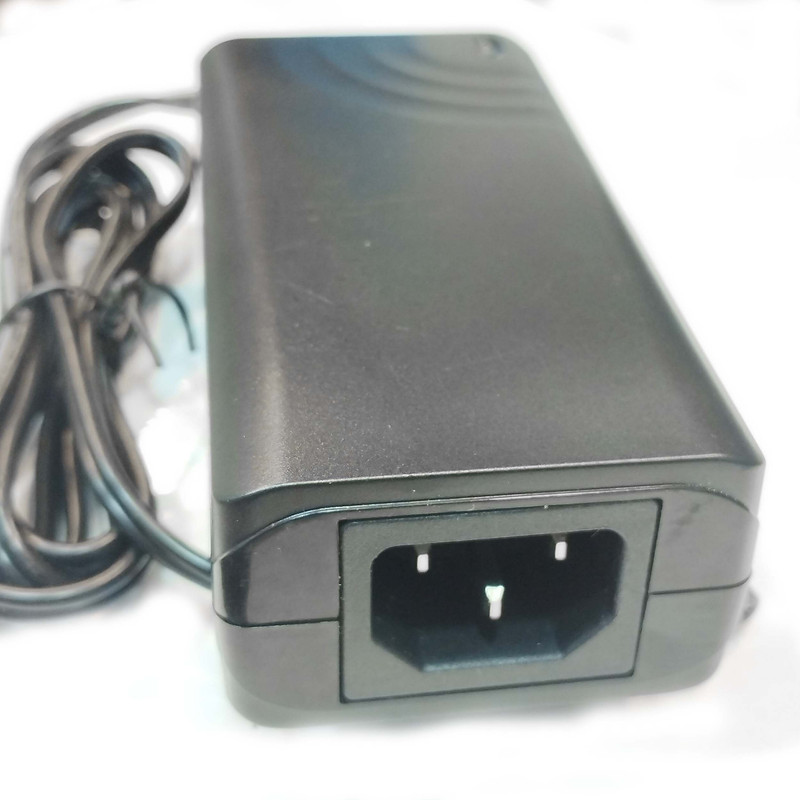 آداپتور 12 ولت 5 آمپر مدل KSRE-12V-5A آداپتور 12 ولت 5 آمپر مدل KSRE-12V-5A