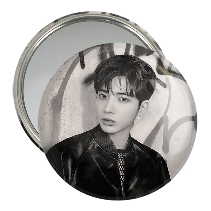 آینه جیبی خندالو مدل تهیون گروه تی اکس تی TXT  کد 20047