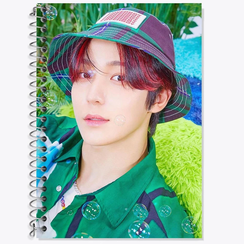 دفتر زبان 50 برگ خندالو مدل سه خط طرح یونهو گروه ایتیز ATEEZ کد 12315