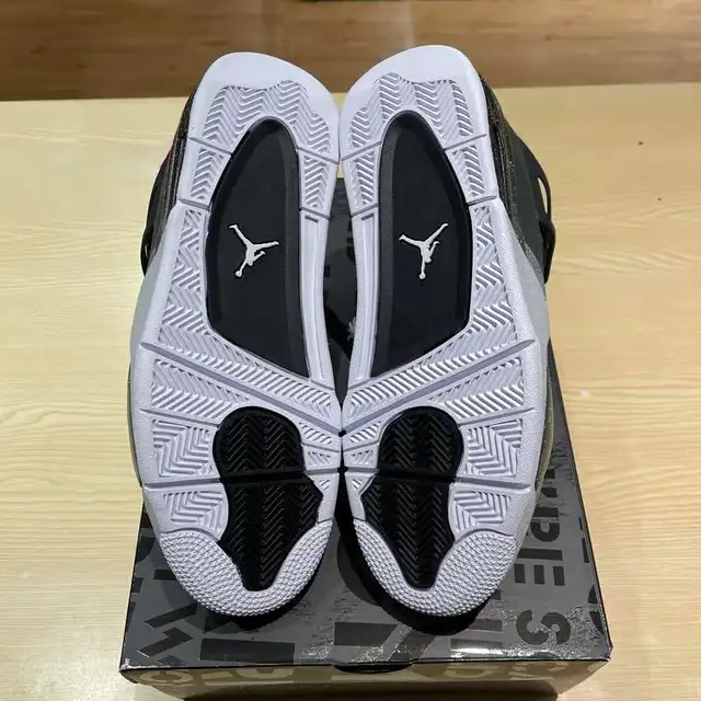 کفش بسکتبال مدل 4 فیر