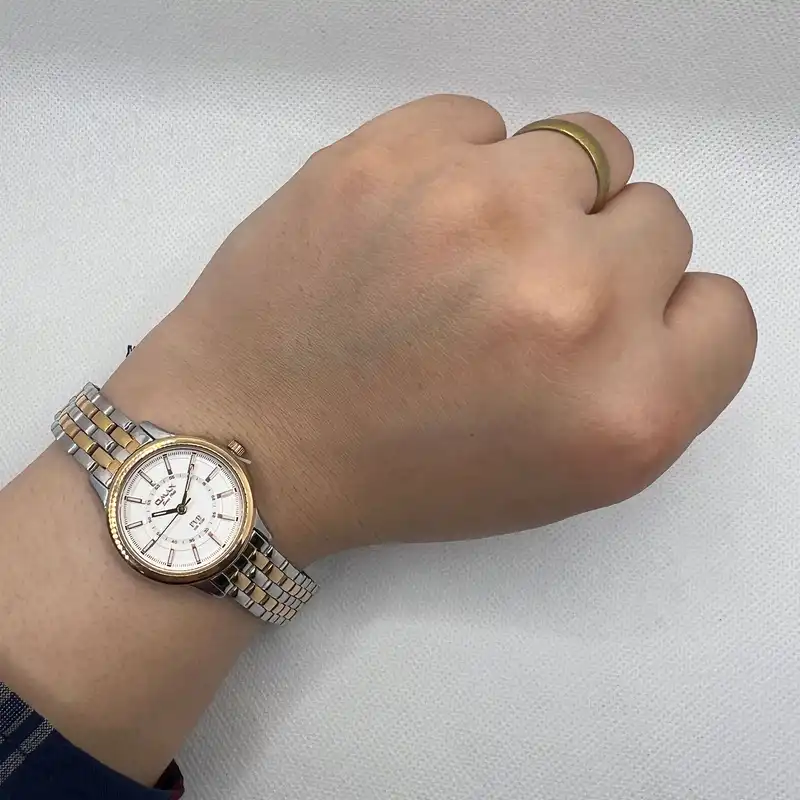 ساعت مچی عقربه ای زنانه اوماکس مدل OJSB002N018