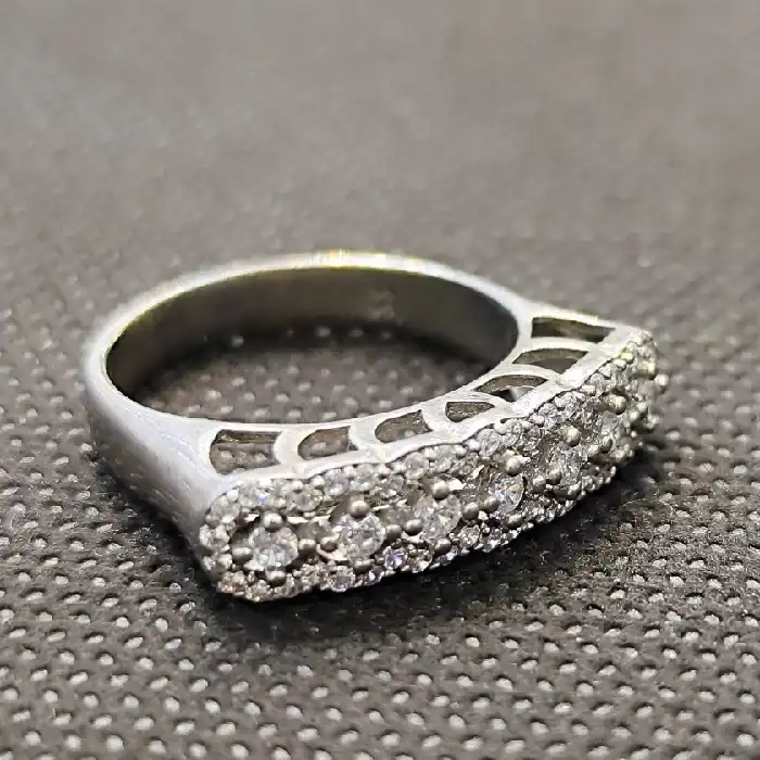 انگشتر نقره زنانه مدل سنگ برلیان اتمی کد 852