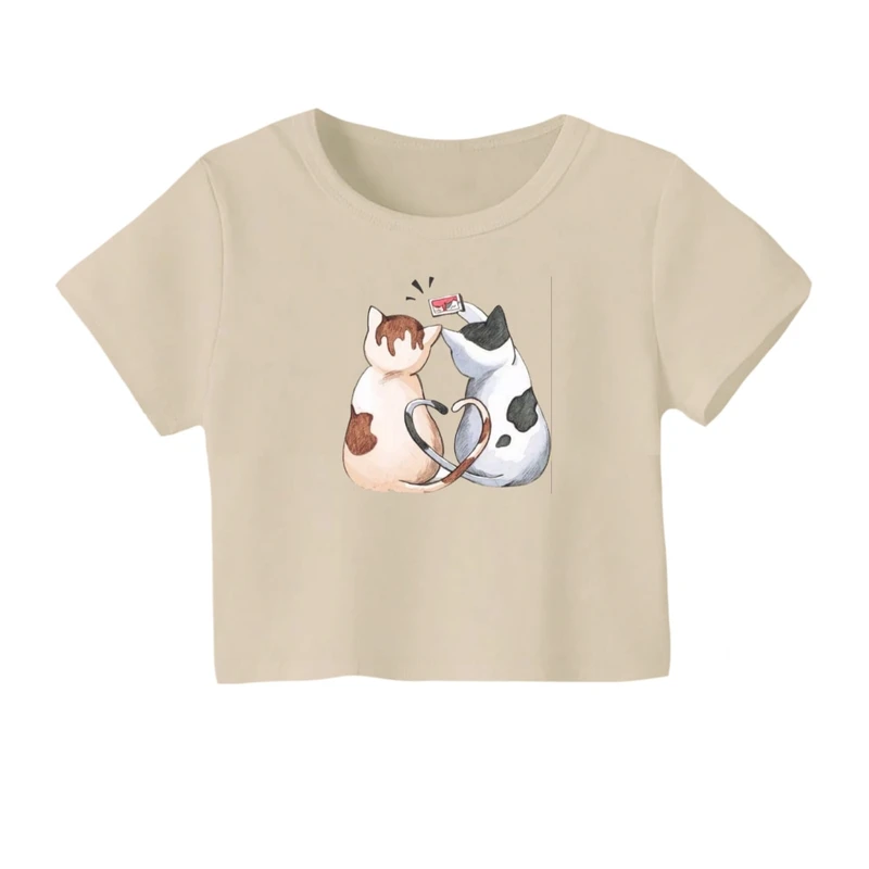 کراپ‌ تی‌شرت آستین کوتاه زنانه مدل گربه های عاشق رنگ کرم 