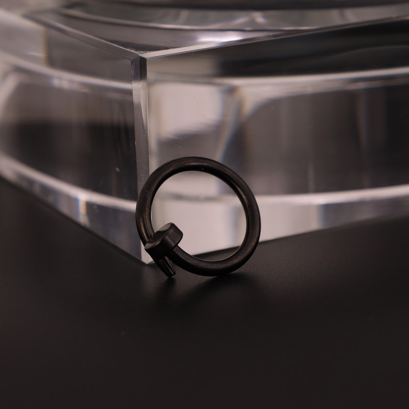 انگشتر زنانه ماصرم طرح میخ کد Ri3051