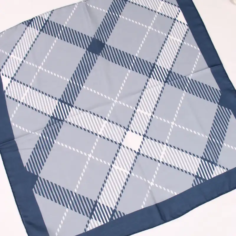 دستمال سر و گردن زنانه مدل مینی طرح چهارخونه جدید پاییزی کد a-2348