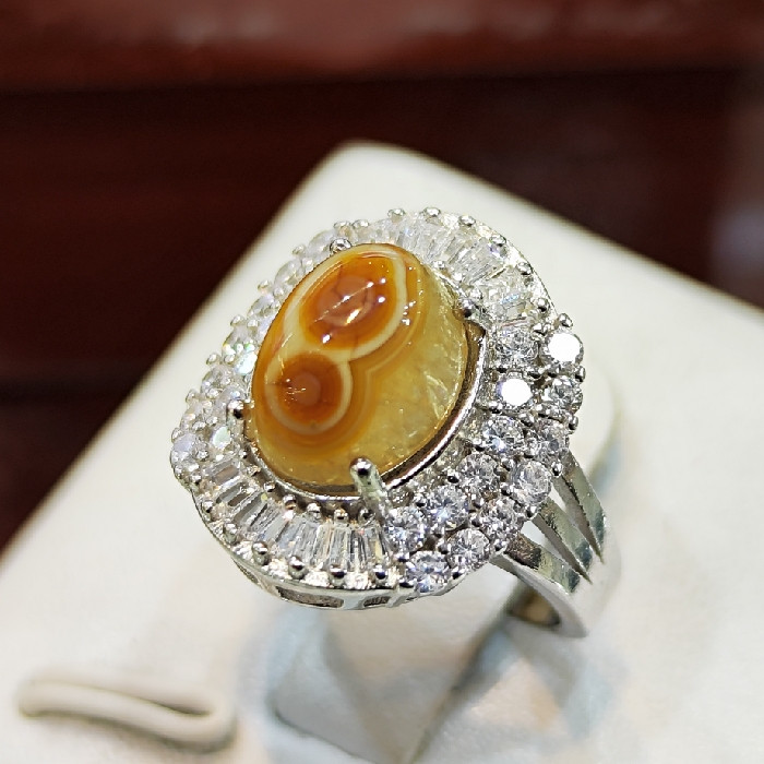 انگشتر نقره زنانه مدل سنگ باباقوری کد P9813 انگشتر نقره زنانه مدل سنگ باباقوری کد P9813